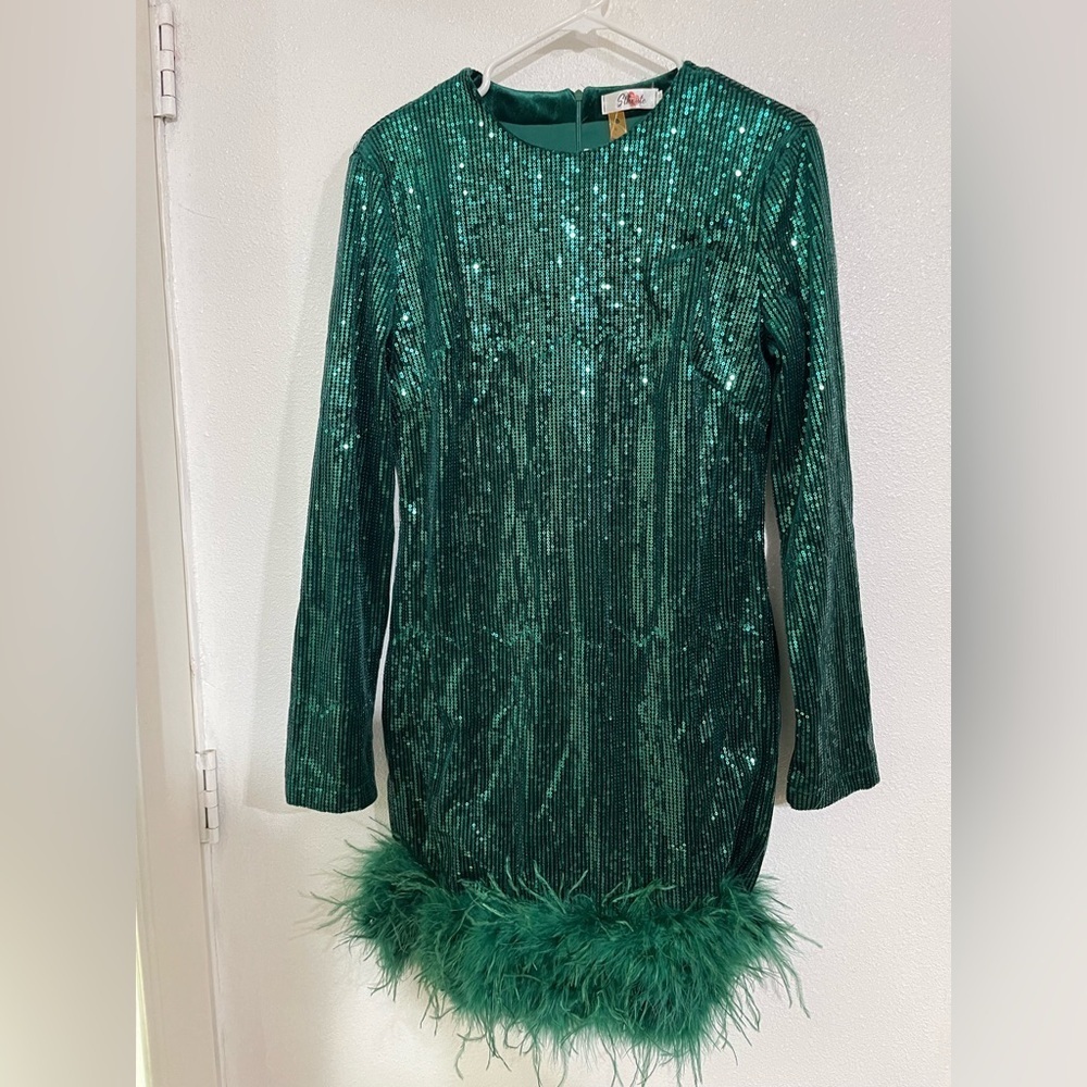 Stheute green long-sleeve mini dress sequins feather trim hem, NWT XL